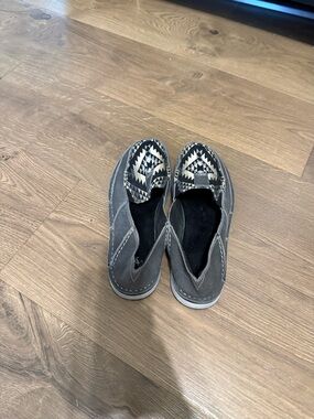 Ariat Cruiser with Aztec Print Accents